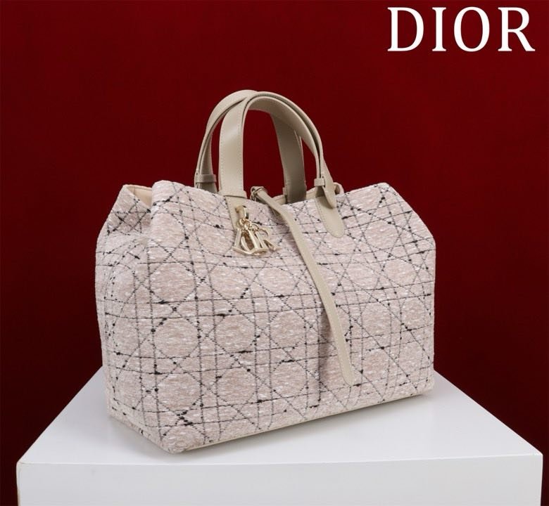 Сумка Dior Toujours из кожи 37 см фото 3