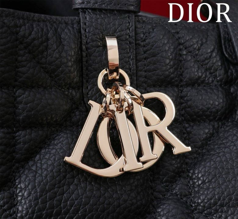 Сумка Dior Toujours из кожи 37 см фото 9