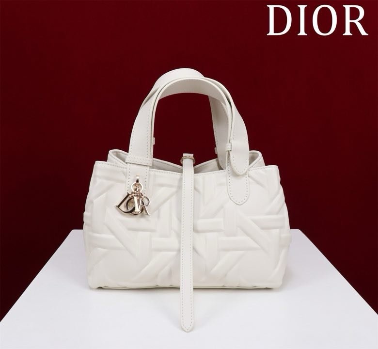 Сумка Dior Toujours из кожи с узором Macrocannage 23 см фото 3