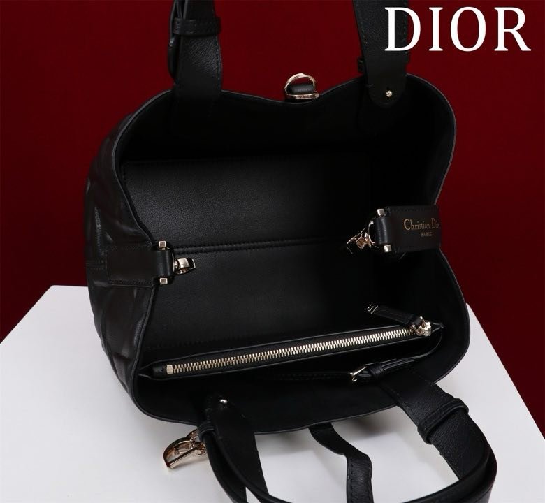 Сумка Dior Toujours из кожи с узором Macrocannage 23 см фото 6
