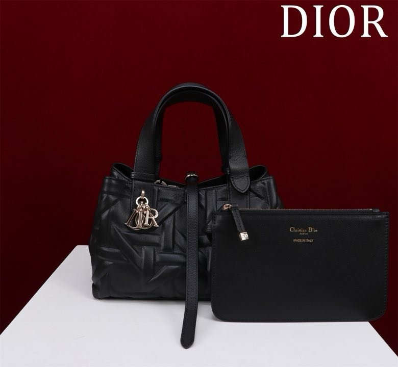 Сумка Dior Toujours из кожи с узором Macrocannage 23 см фото 8