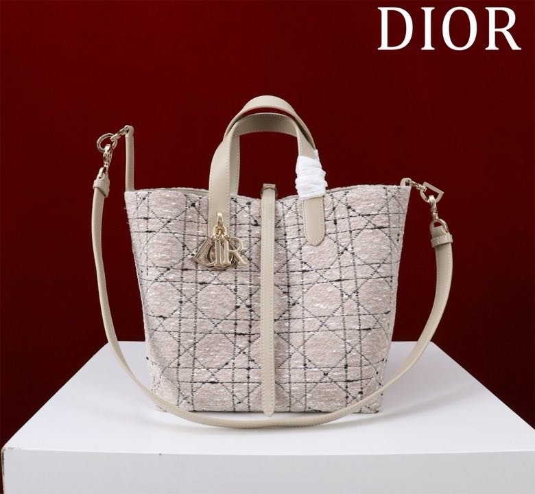 Сумка Dior Toujours з шкіри з візерунком Macrocannage 24 см