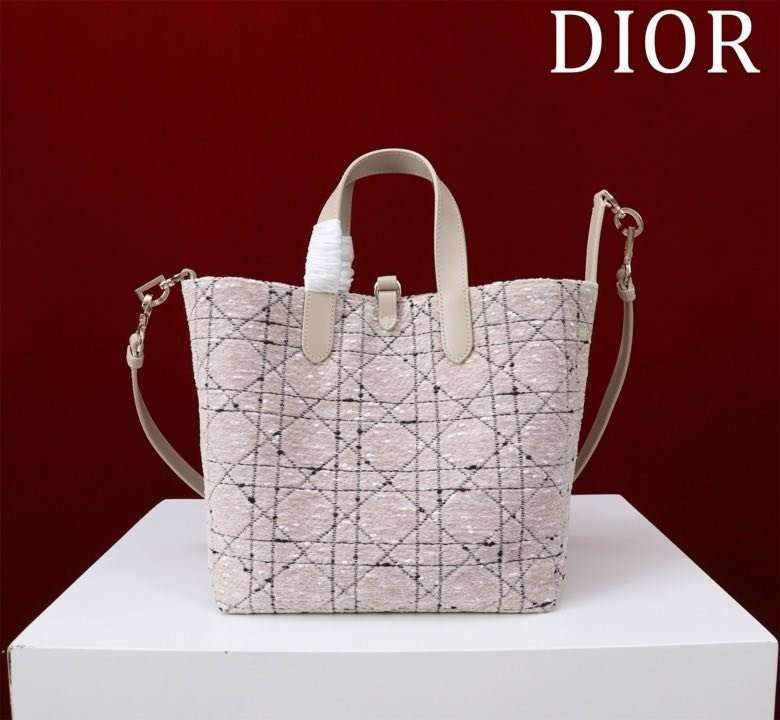 Сумка Dior Toujours з шкіри з візерунком Macrocannage 24 см фото 2