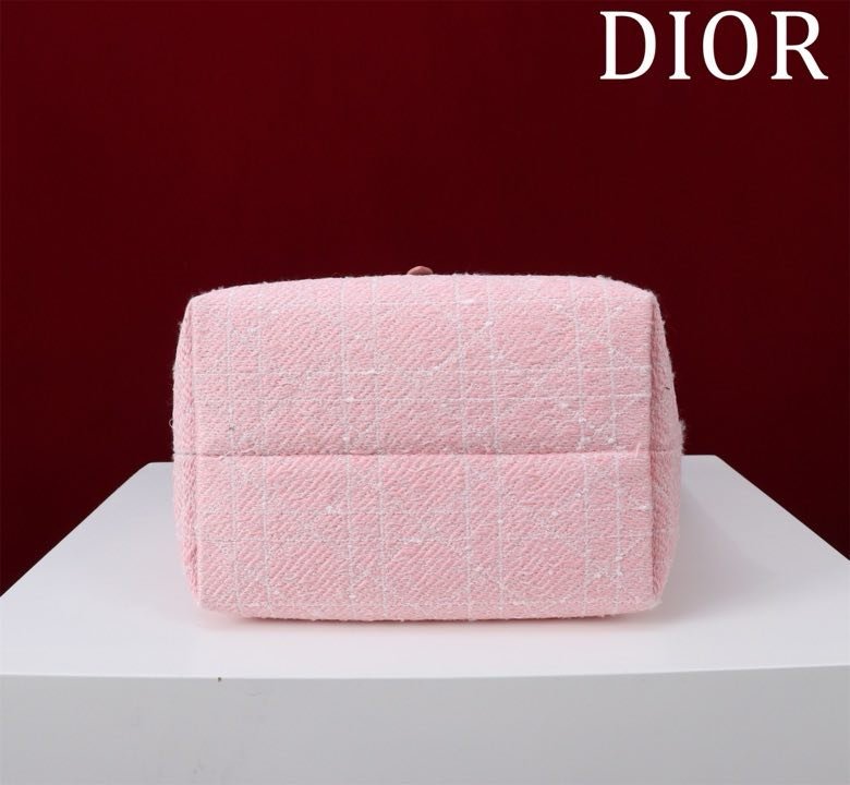 Сумка Dior Toujours из кожи с узором Macrocannage 24 см фото 4