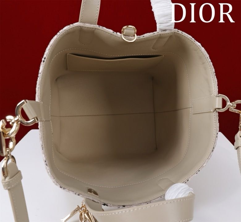 Сумка Dior Toujours з шкіри з візерунком Macrocannage 24 см фото 6