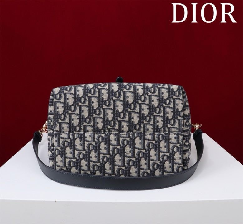 Сумка Dior Toujours из кожи с узором Macrocannage 24 см фото 7