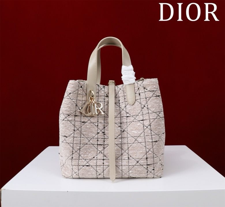 Сумка Dior Toujours з шкіри з візерунком Macrocannage 24 см фото 8
