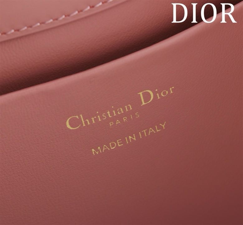 Сумка Dior Toujours из кожи с узором Macrocannage 24 см фото 8