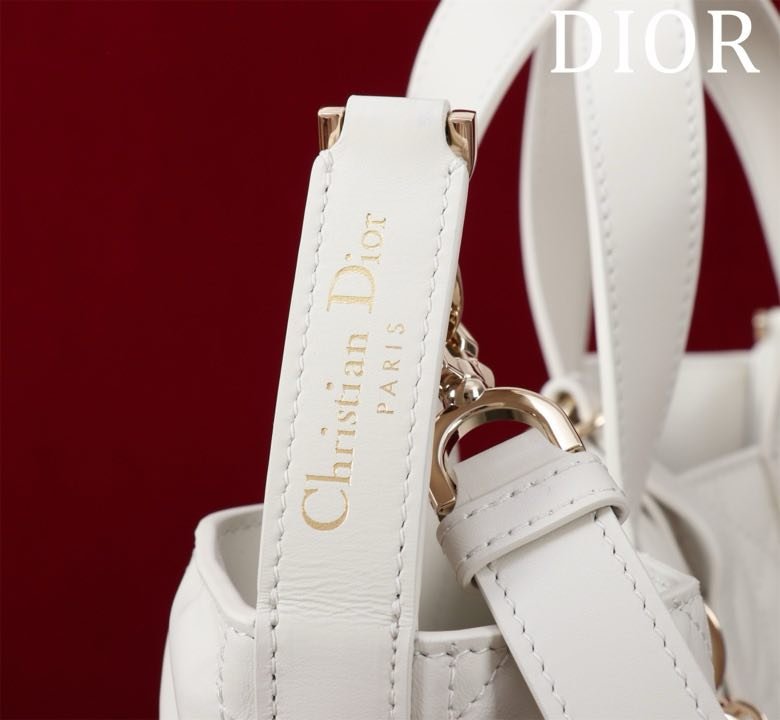 Сумка Dior Toujours из кожи с узором Macrocannage 25 см фото 2