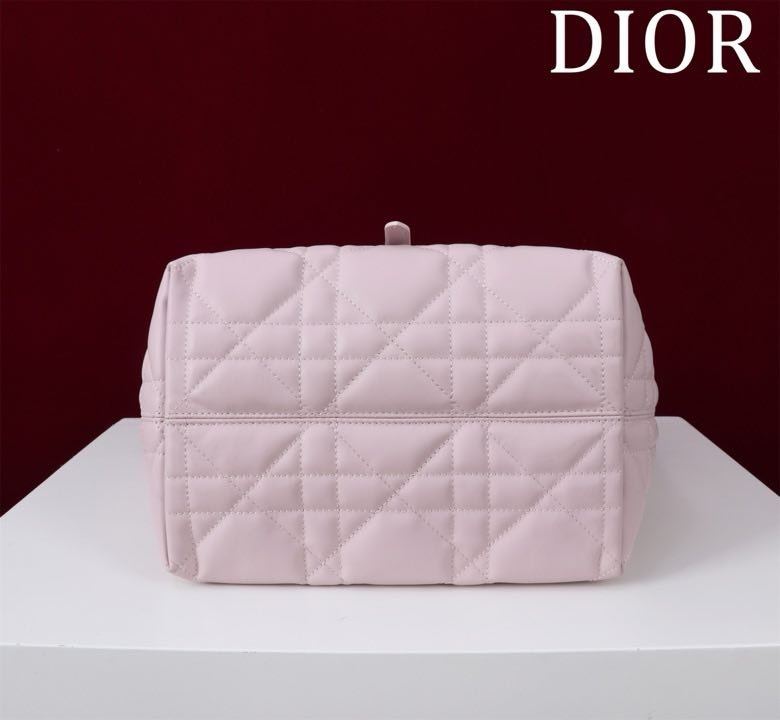 Сумка Dior Toujours из кожи с узором Macrocannage 25 см фото 2