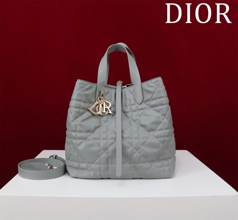Сумка Dior Toujours из кожи с узором Macrocannage 25 см фото 3