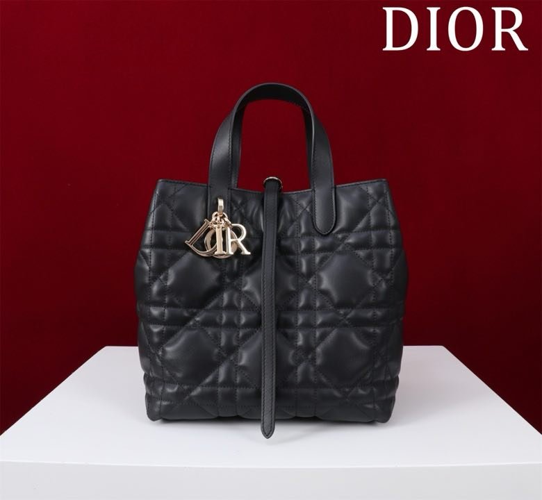 Сумка Dior Toujours из кожи с узором Macrocannage 25 см фото 3