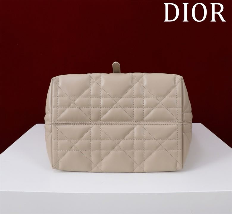 Сумка Dior Toujours из кожи с узором Macrocannage 25 см фото 3