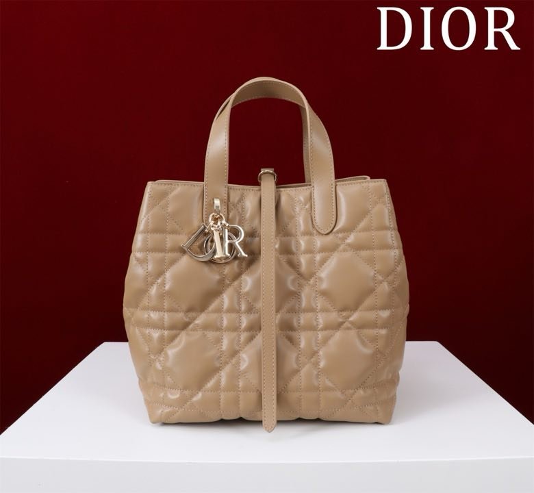 Сумка Dior Toujours из кожи с узором Macrocannage 25 см фото 3
