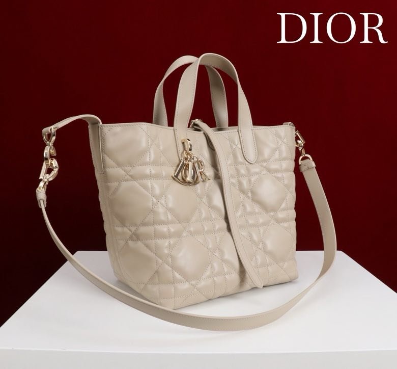 Сумка Dior Toujours из кожи с узором Macrocannage 25 см фото 3
