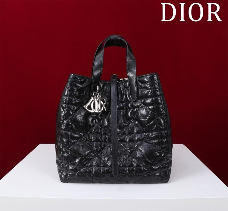 Сумка Dior Toujours из кожи с узором Macrocannage 25 см фото 4