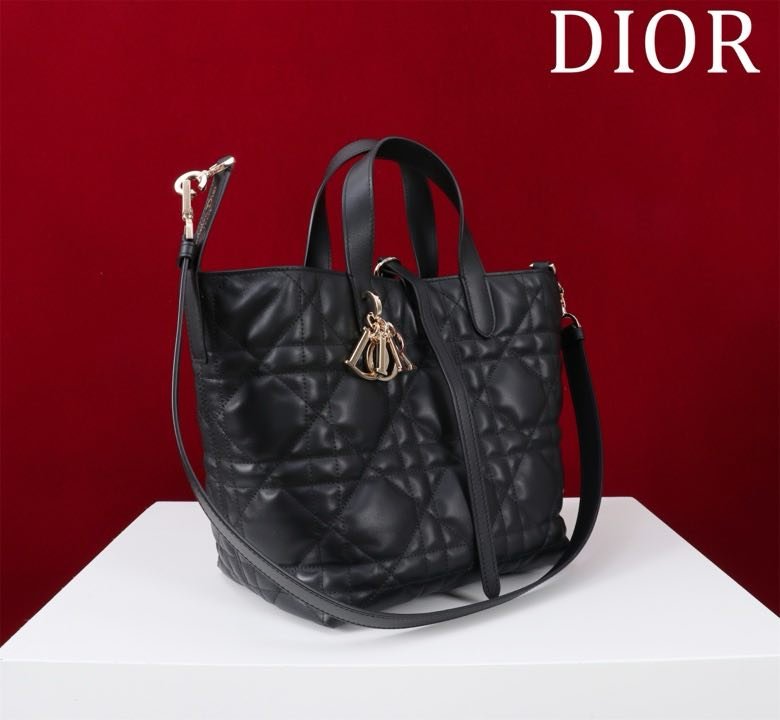 Сумка Dior Toujours из кожи с узором Macrocannage 25 см фото 4