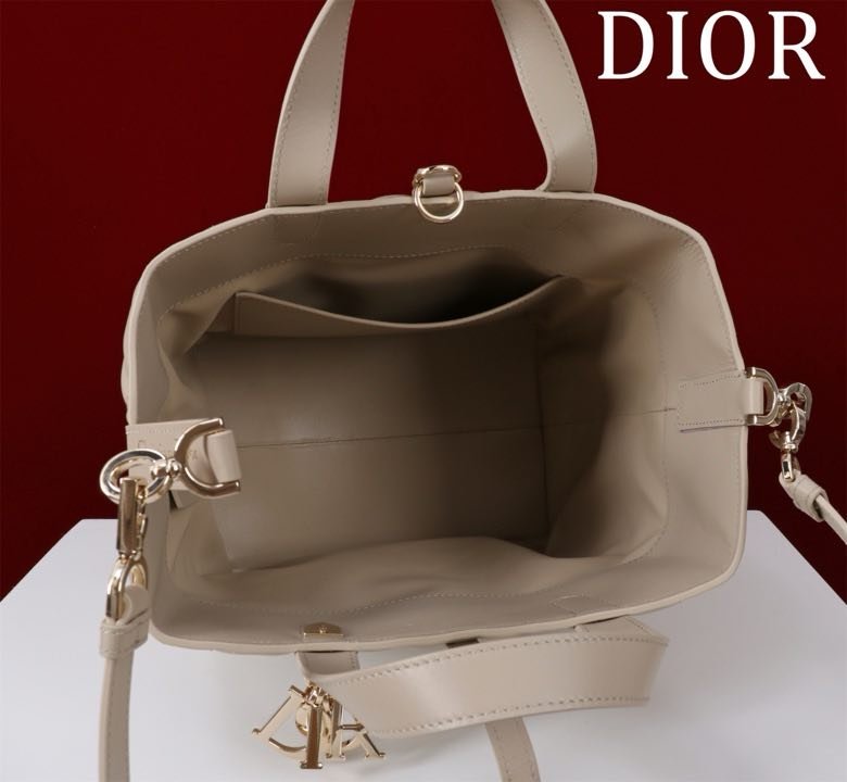 Сумка Dior Toujours из кожи с узором Macrocannage 25 см фото 4