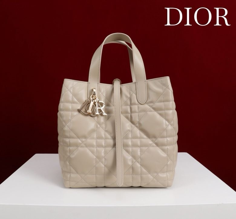 Сумка Dior Toujours из кожи с узором Macrocannage 25 см фото 4