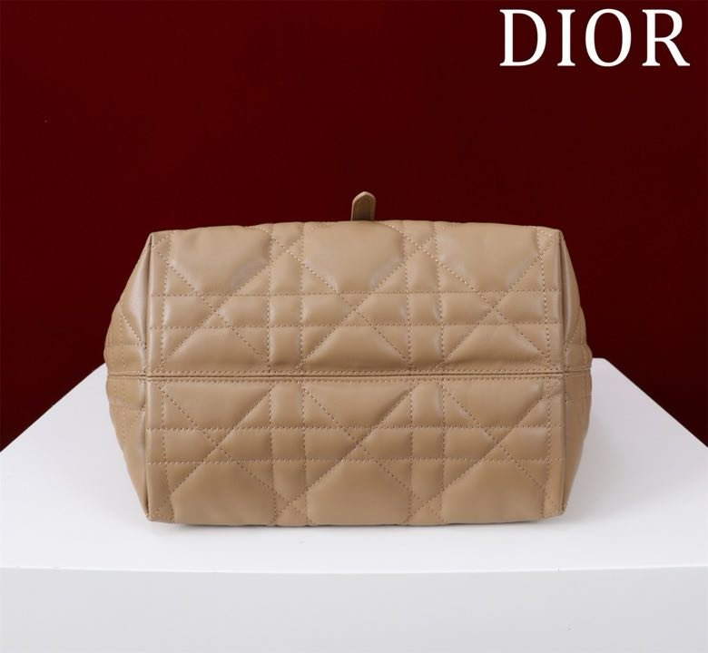 Сумка Dior Toujours из кожи с узором Macrocannage 25 см фото 5