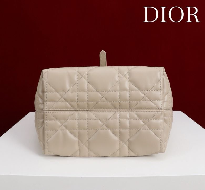 Сумка Dior Toujours из кожи с узором Macrocannage 25 см фото 5