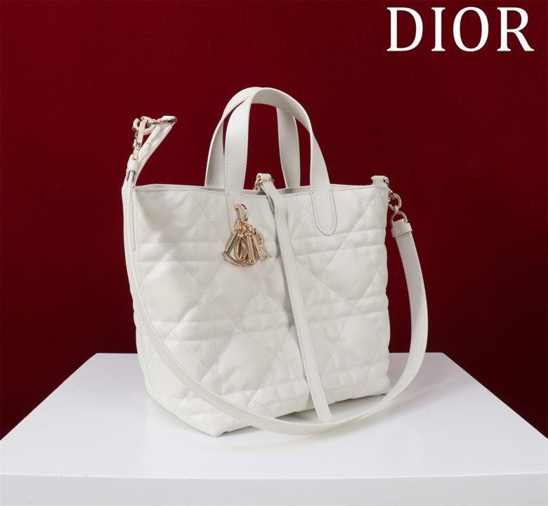 Сумка Dior Toujours из кожи с узором Macrocannage 25 см фото 6