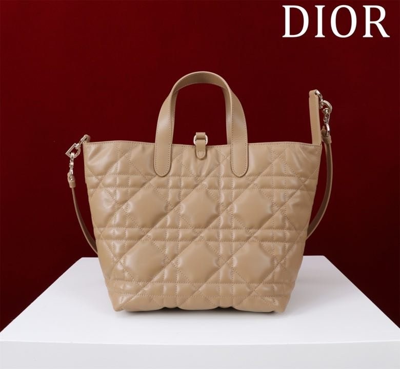 Сумка Dior Toujours из кожи с узором Macrocannage 25 см фото 6