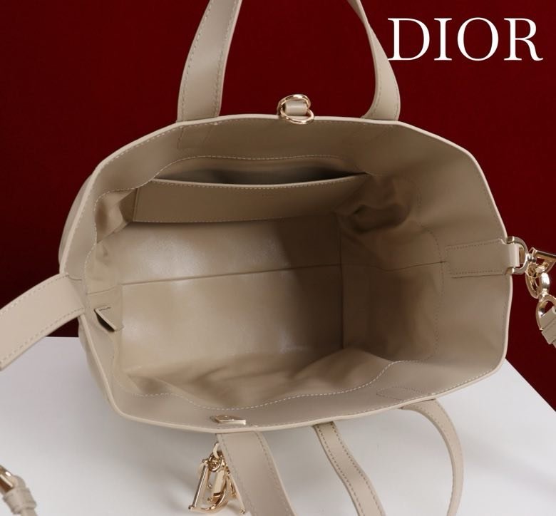 Сумка Dior Toujours из кожи с узором Macrocannage 25 см фото 6