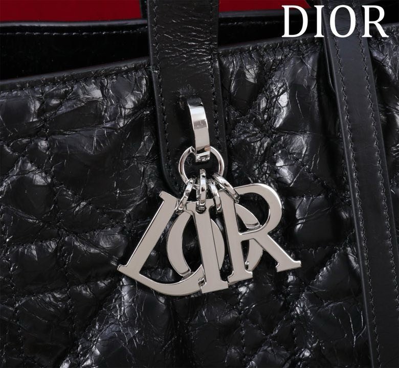 Сумка Dior Toujours из кожи с узором Macrocannage 25 см фото 7
