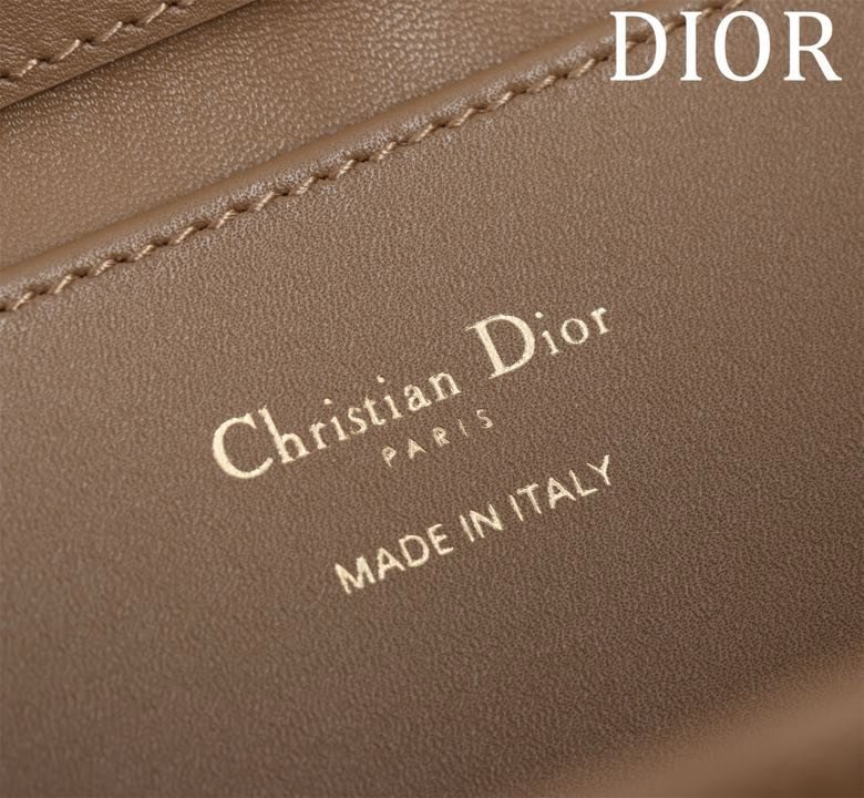 Сумка Dior Toujours из кожи с узором Macrocannage 25 см фото 7