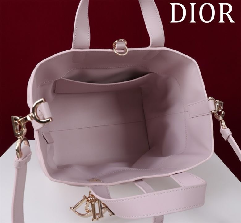 Сумка Dior Toujours из кожи с узором Macrocannage 25 см фото 8