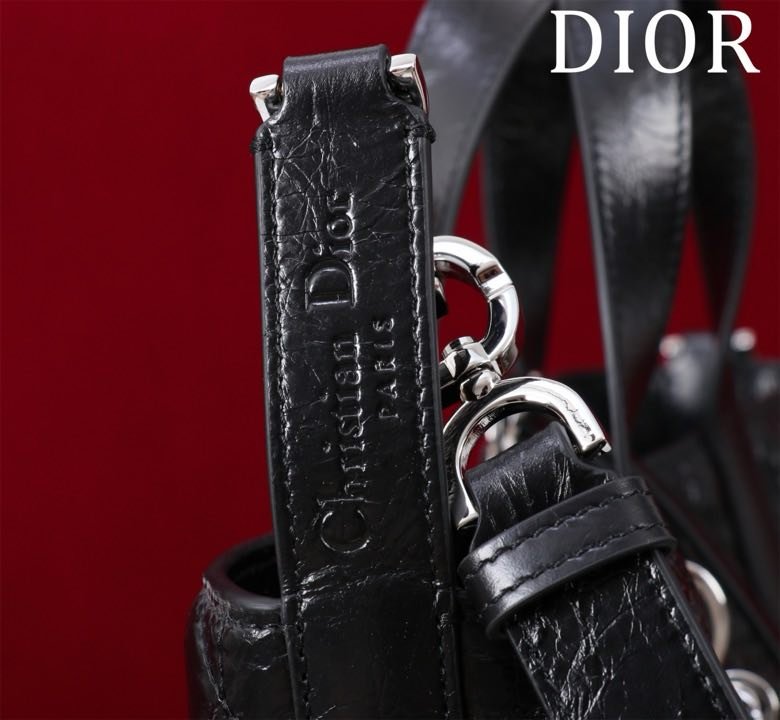 Сумка Dior Toujours из кожи с узором Macrocannage 25 см фото 9