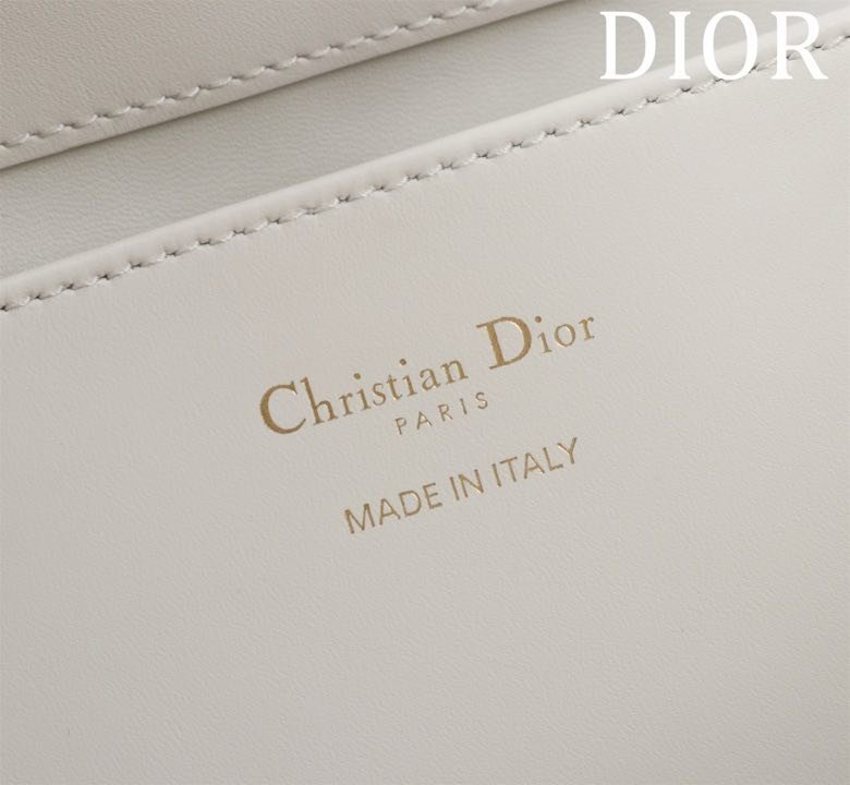 Сумка Dior Toujours из кожи с узором Macrocannage 25 см фото 9