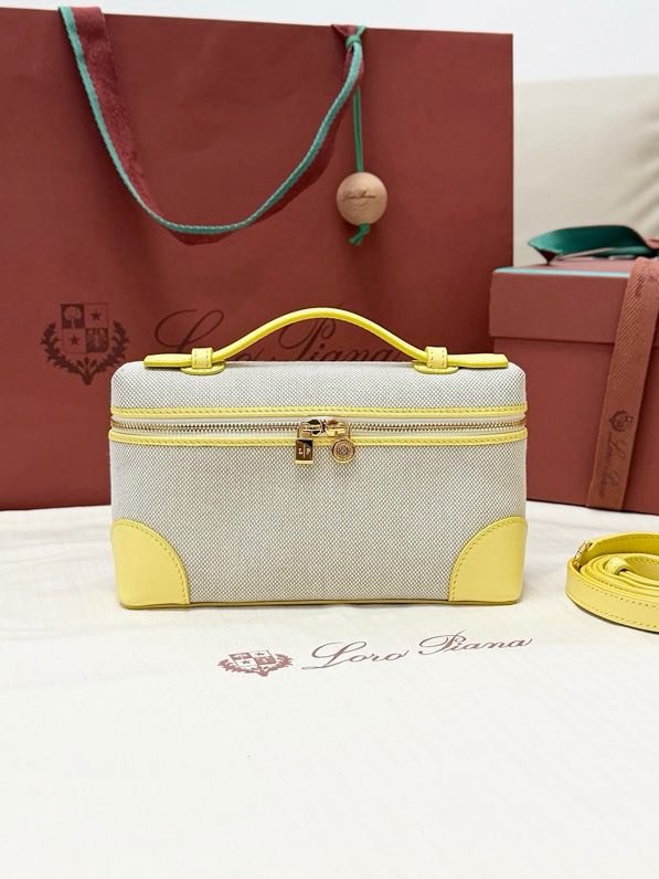 A bag Extra Pocket L19