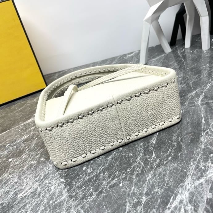 Сумка Fendessence 20 см фото 4