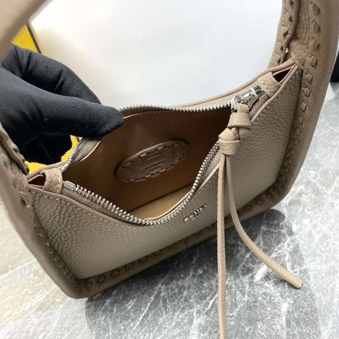 A bag Fendessence 20 cm фото 7