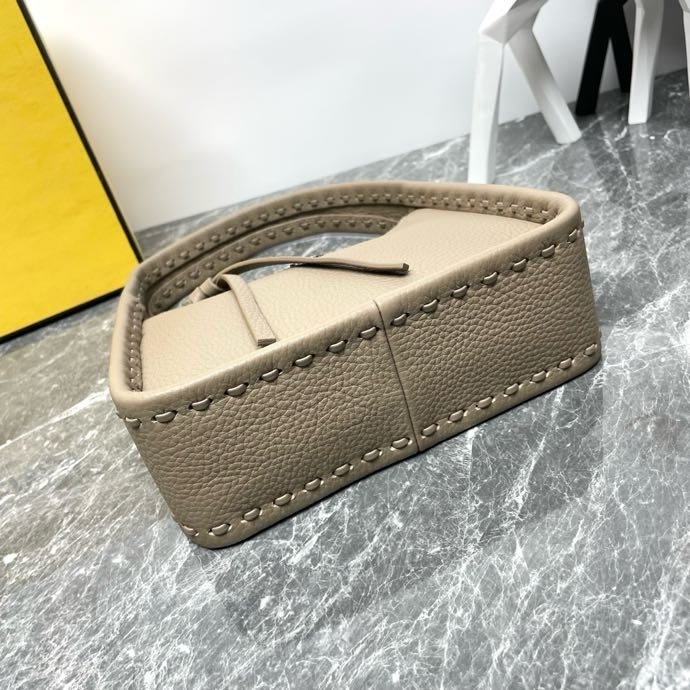 A bag Fendessence 20 cm фото 8