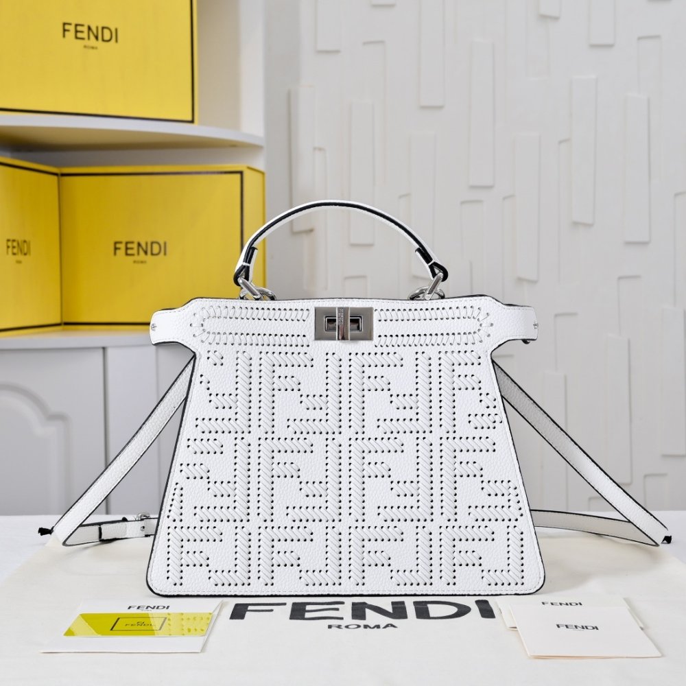 Сумка Fendi Peekaboo Iseeu 27 см
