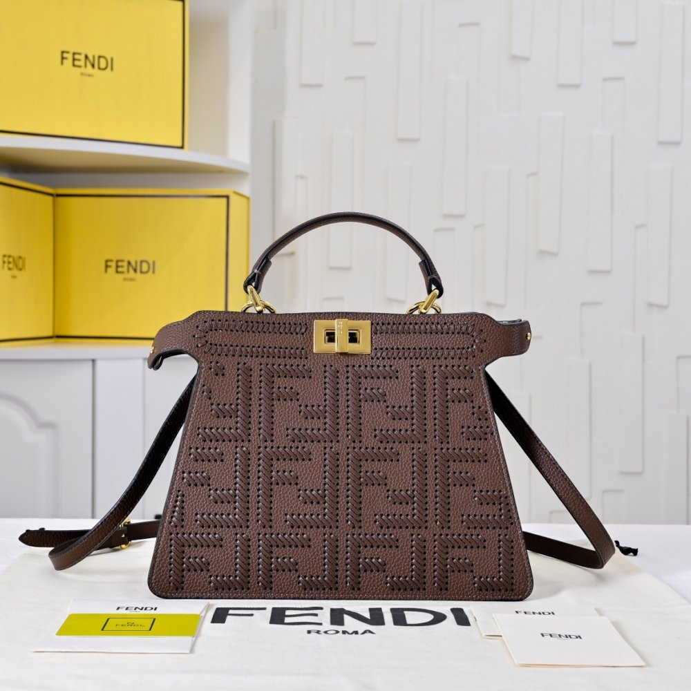 Сумка Fendi Peekaboo Iseeu 27 см