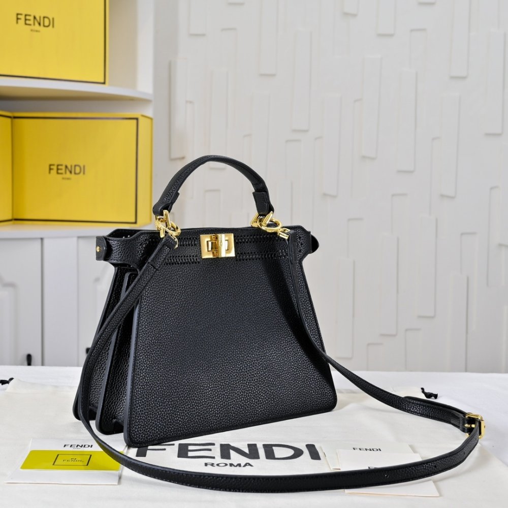 A bag Fendi Peekaboo Iseeu 27 cm фото 2