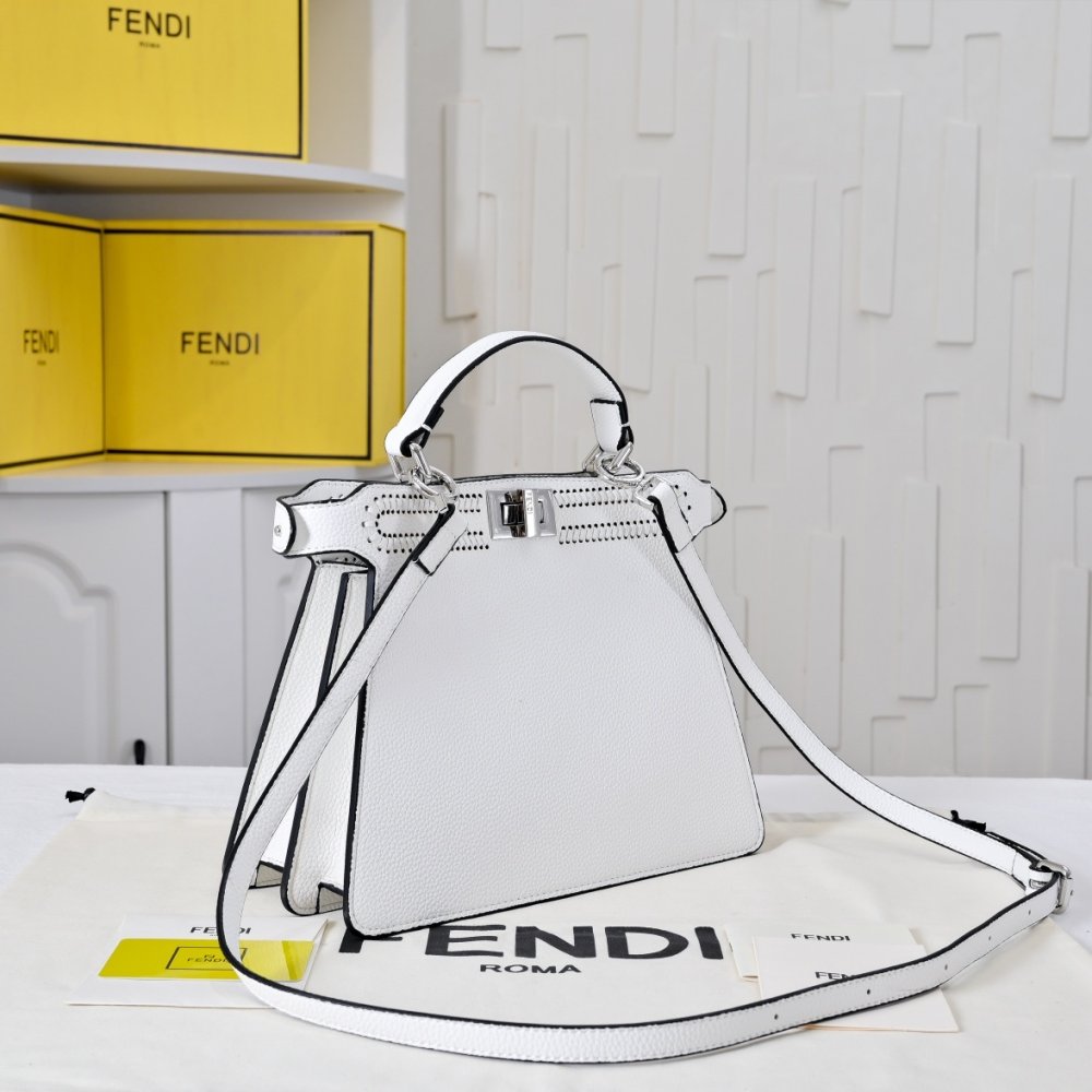 Сумка Fendi Peekaboo Iseeu 27 см фото 2