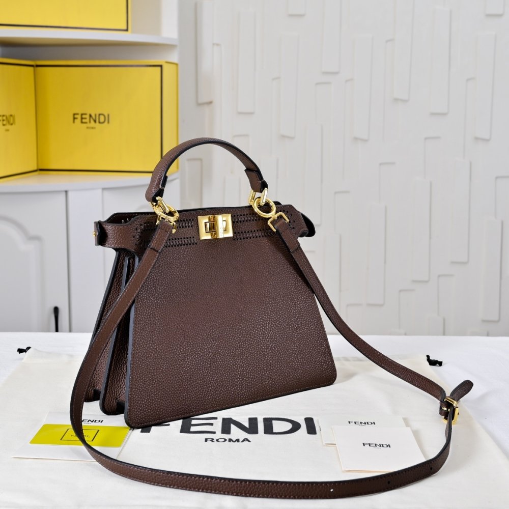 Сумка Fendi Peekaboo Iseeu 27 см фото 2