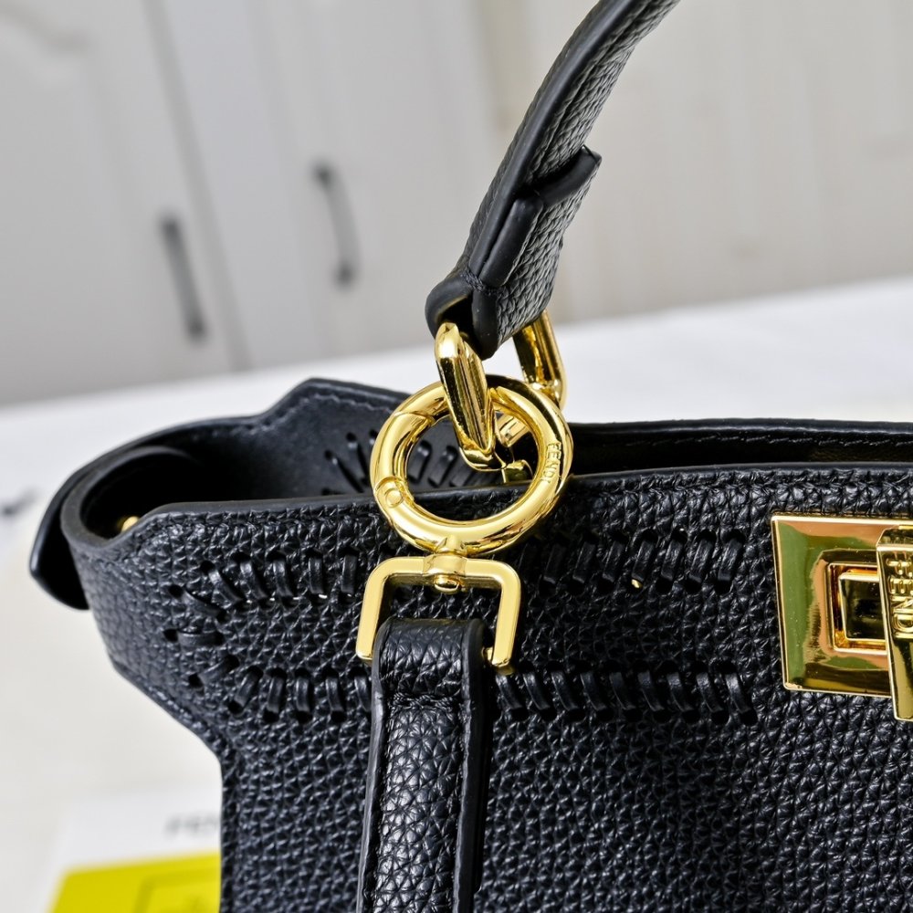 A bag Fendi Peekaboo Iseeu 27 cm фото 3