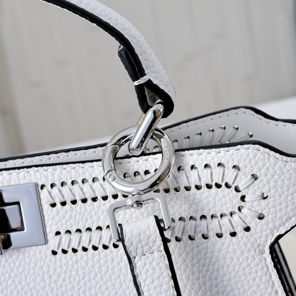 Сумка Fendi Peekaboo Iseeu 27 см фото 3