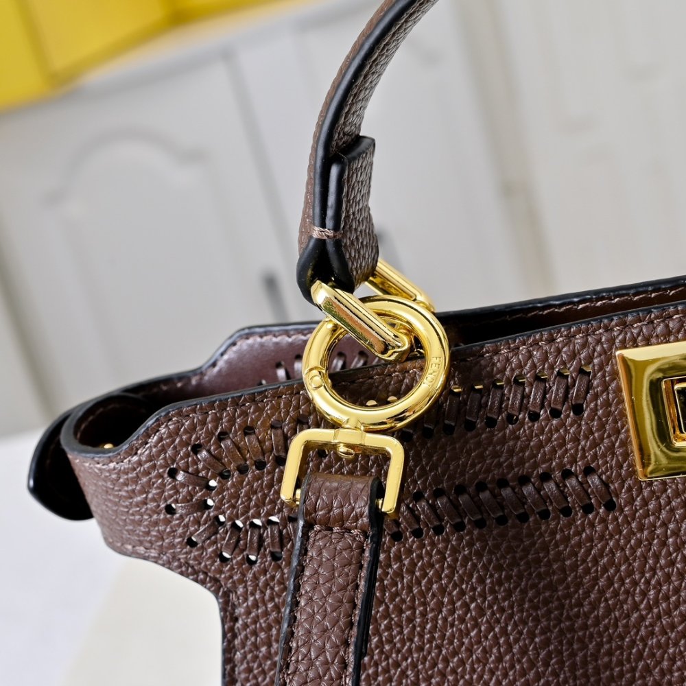 Сумка Fendi Peekaboo Iseeu 27 см фото 3