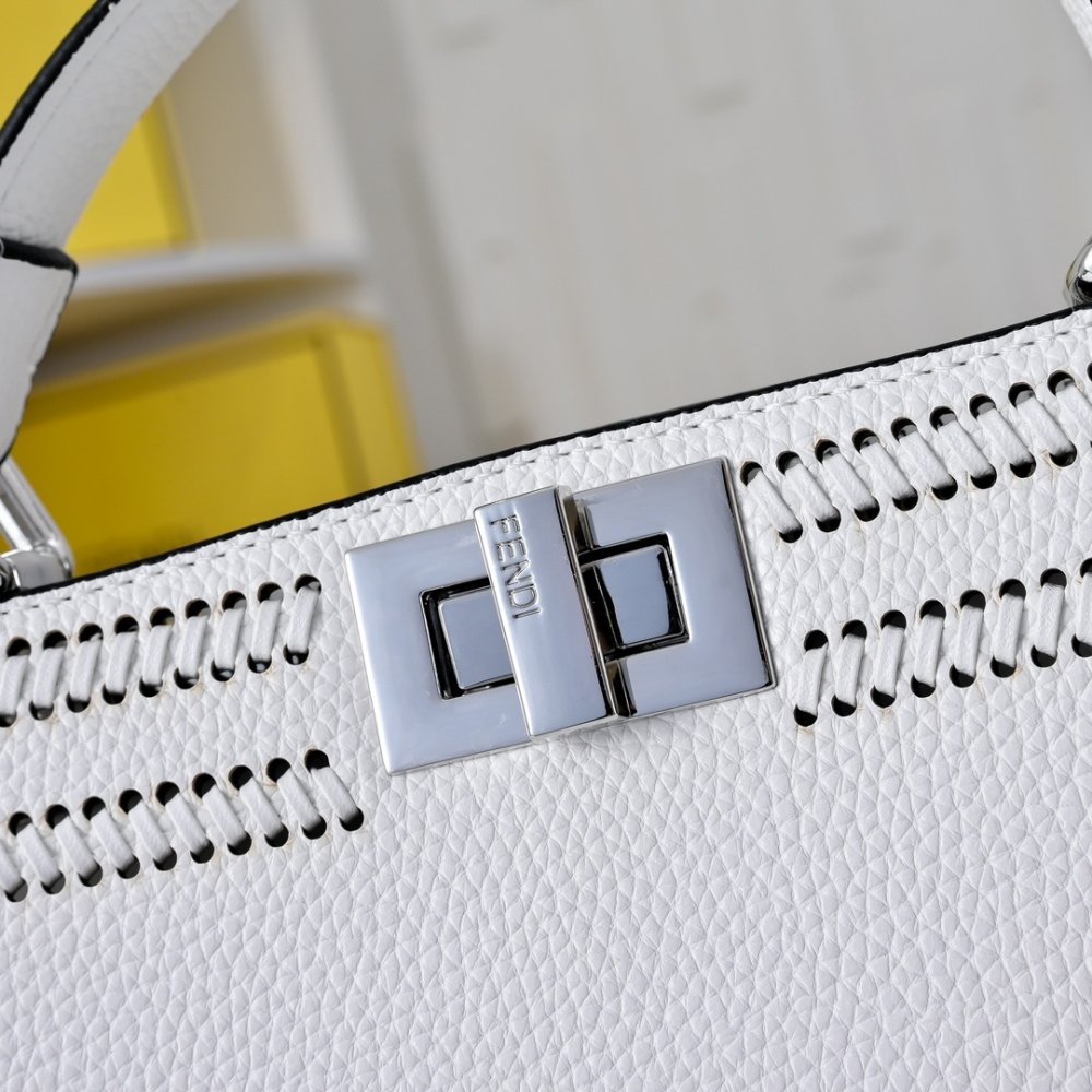 Сумка Fendi Peekaboo Iseeu 27 см фото 4