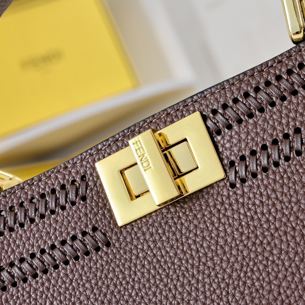 Сумка Fendi Peekaboo Iseeu 27 см фото 4