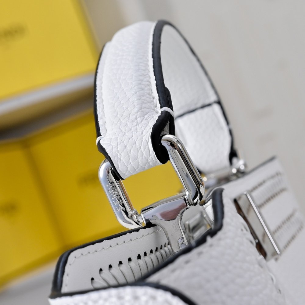 Сумка Fendi Peekaboo Iseeu 27 см фото 5