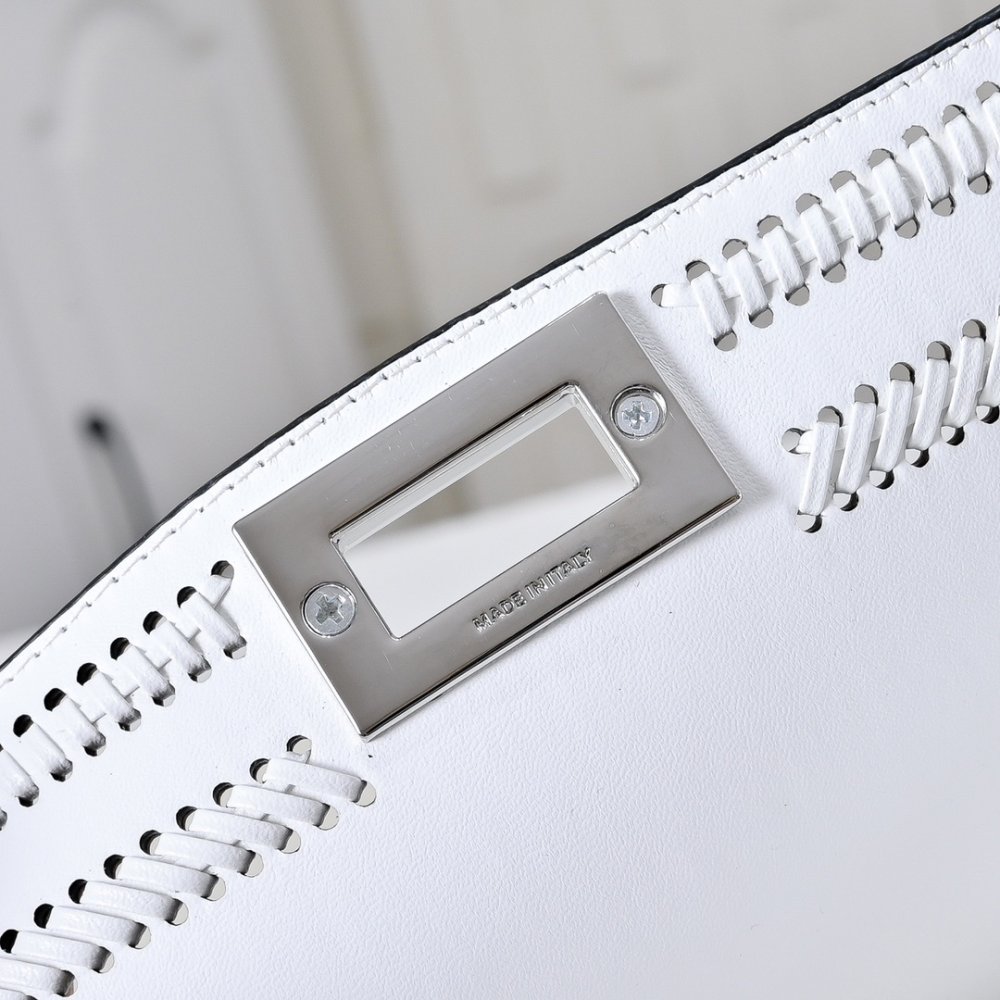 Сумка Fendi Peekaboo Iseeu 27 см фото 6