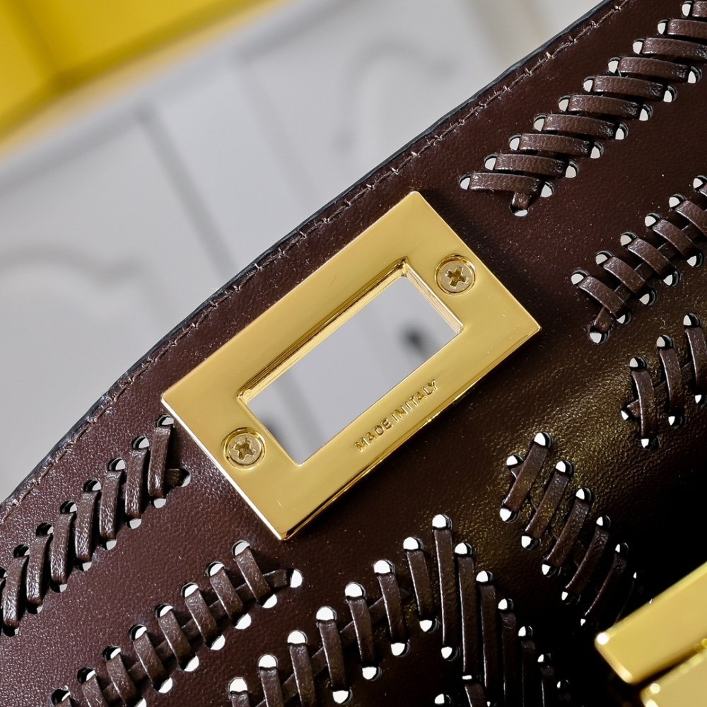 Сумка Fendi Peekaboo Iseeu 27 см фото 6